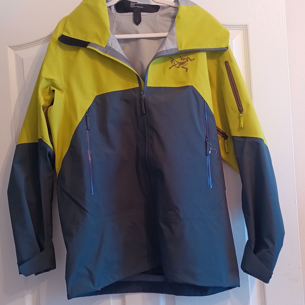 ARC'TERYX MENS SKI JACKET